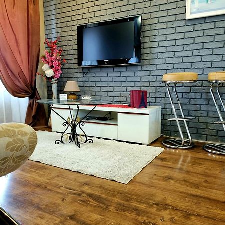 Apartment Voznesenska 25 Dnipro Luaran gambar